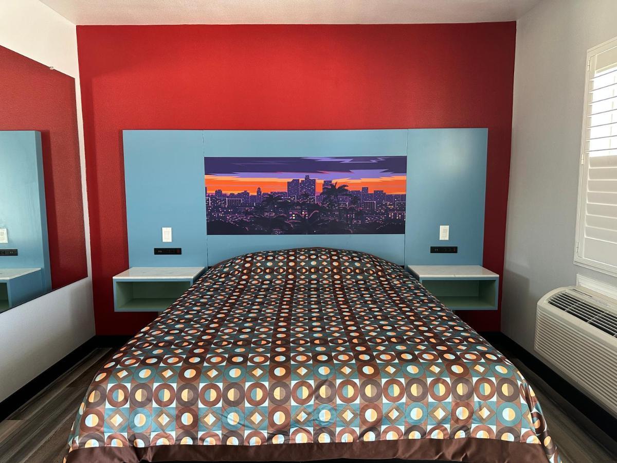 La Casa Motel, - Burbank Airport